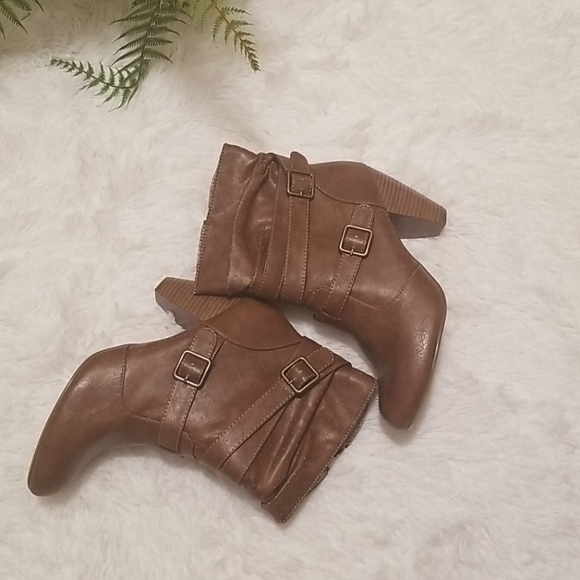 MUDD Breneen Brown Multi Strap Ankle Boots - Picture 4 of 9